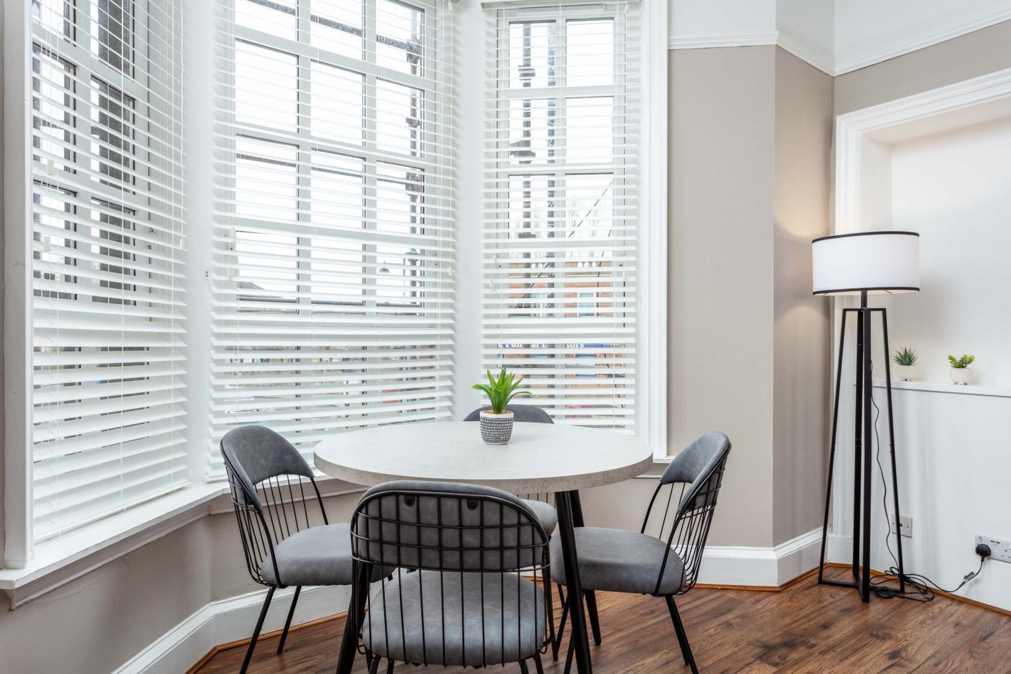 Main Street View Apartman Prestwick Kültér fotó